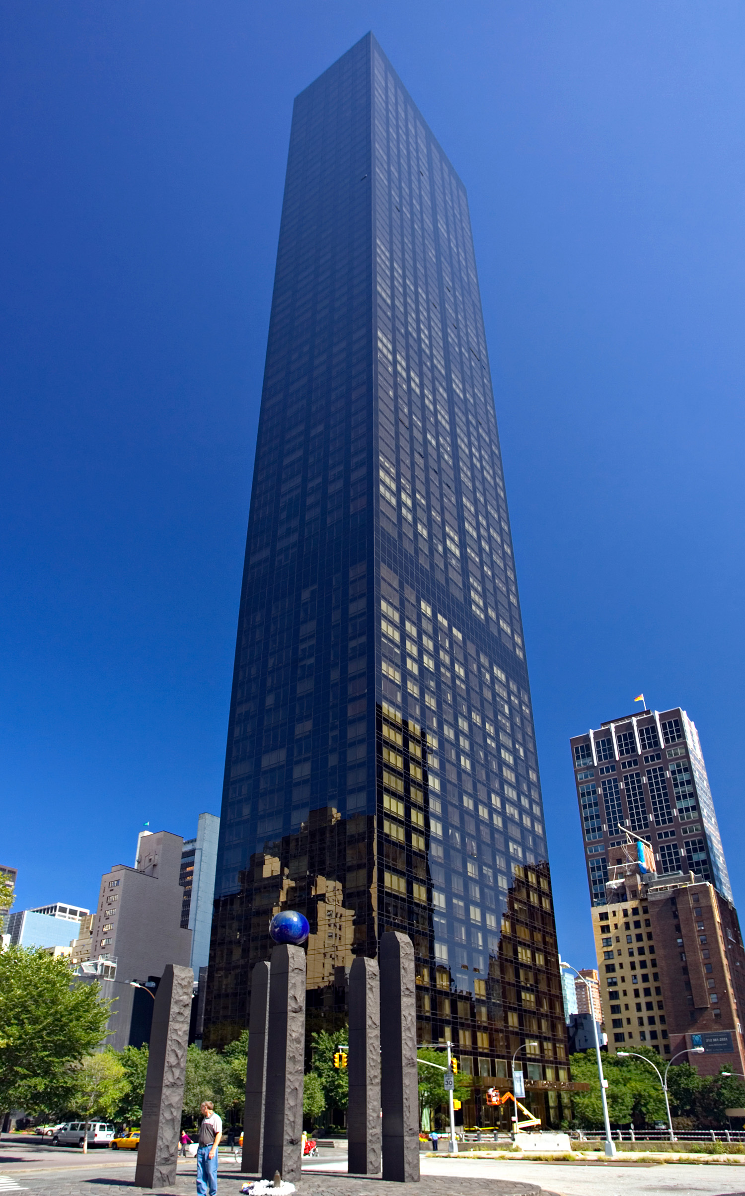 Trump World Tower, New York City - View from First Avenue. © Mathias Beinling